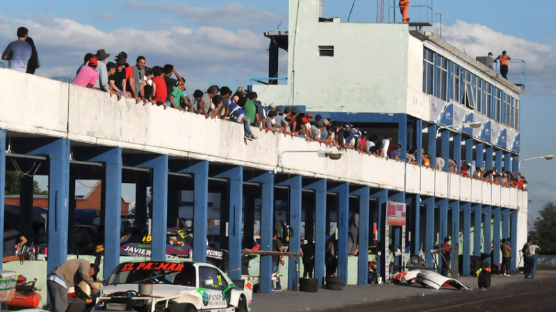 Roberto Acosta: “Desmiento totalmente la venta de Casa de Gobierno y del autódromo”