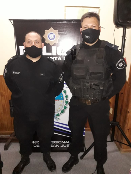 thumbnail_Policías que salvaron a una bebe.jpg