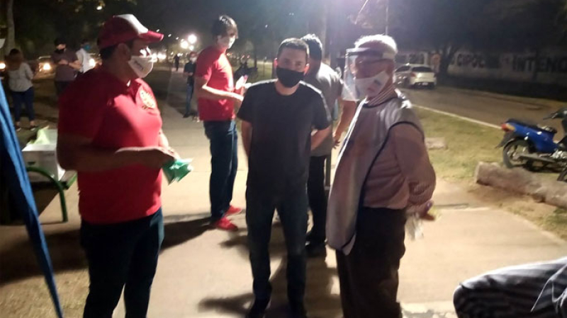 Gran concentración de jóvenes sin respetar distanciamiento social