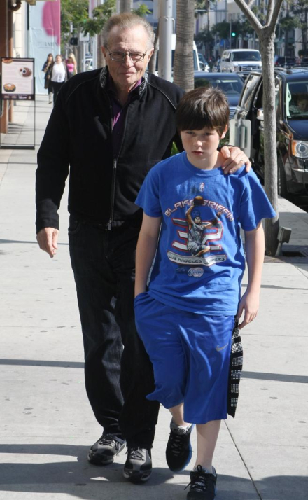 King con su hijo Cannon en 2012.jpg