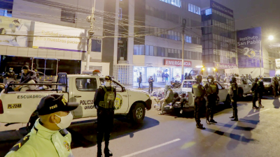 Trece muertos y seis heridos por una avalancha humana en una fiesta clandestina en Perú