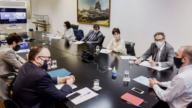 Misión del FMI: el gobierno pedirá un préstamo a cuatro años y medio