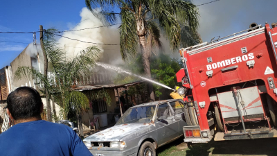 Voraz incendio de una vivienda en Margarita Belén