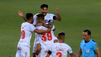 Argentinos le ganó a un hundido Estudiantes y avanzó a la ronda Campeonato ?
