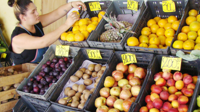 Una buena: ensalada de frutas al alcance de la mano, con precios accesibles