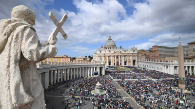 El Vaticano condena a casi nueve años de prisión al expresidente de su banco por lavado de dinero