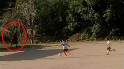 Pánico por la aparición del diablo durante un "picadito" entre nenes en un potrero ?