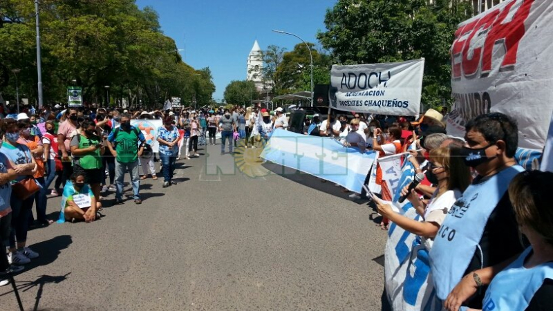 El Frente Gremial Docente hizo sentir el reclamo del sector en las calles de Resistencia