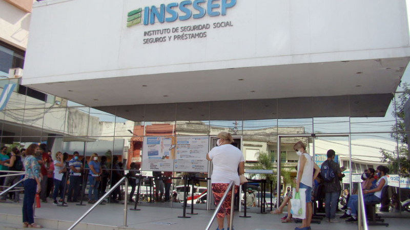 Insssep: polémica por una supuesta vacunación selectiva