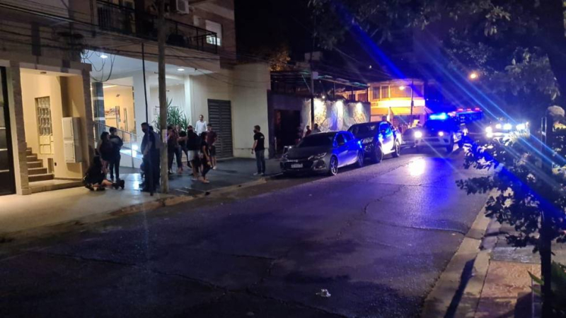 Tres lesionados, al explotar un barril utilizado como mesa, en un bar de Corrientes