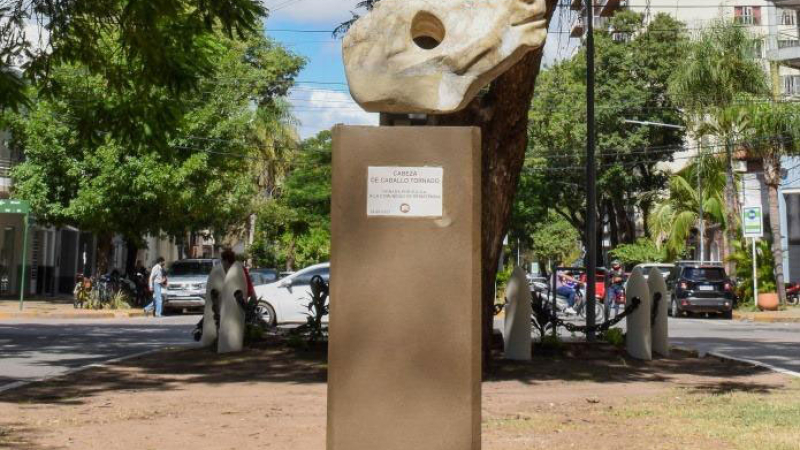 Cabeza de Tornado: Resistencia tiene emplazada su escultura 649
