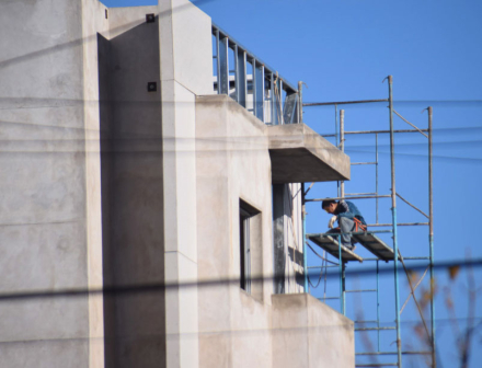 JUNIO--SE-RACTIVA-LA-CONSTR.jpg