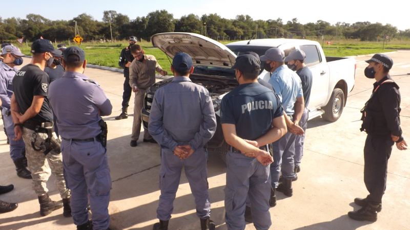 La Policía Caminera inicia curso para choferes policiales