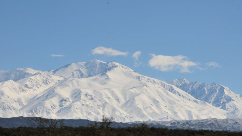 Hallaron dos cuerpos congelados en un cerro de Mendoza