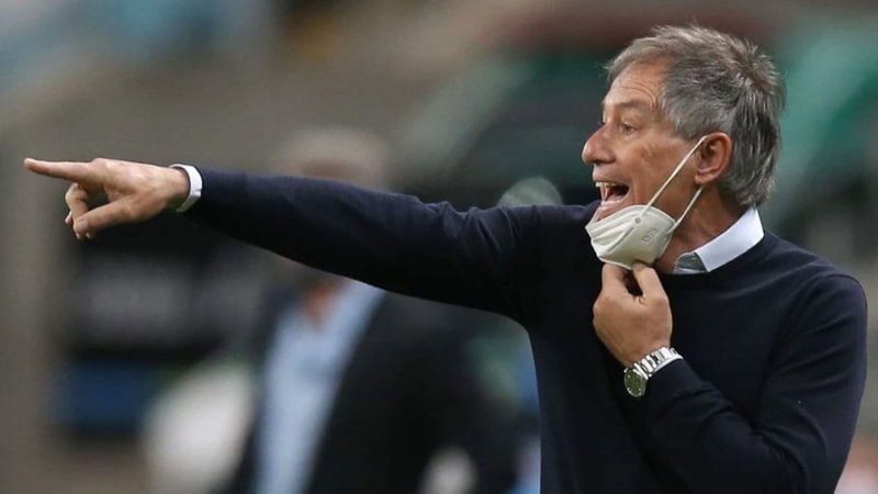 A un día del partido con Boca, Ariel Holan renunció como entrenador del Santos