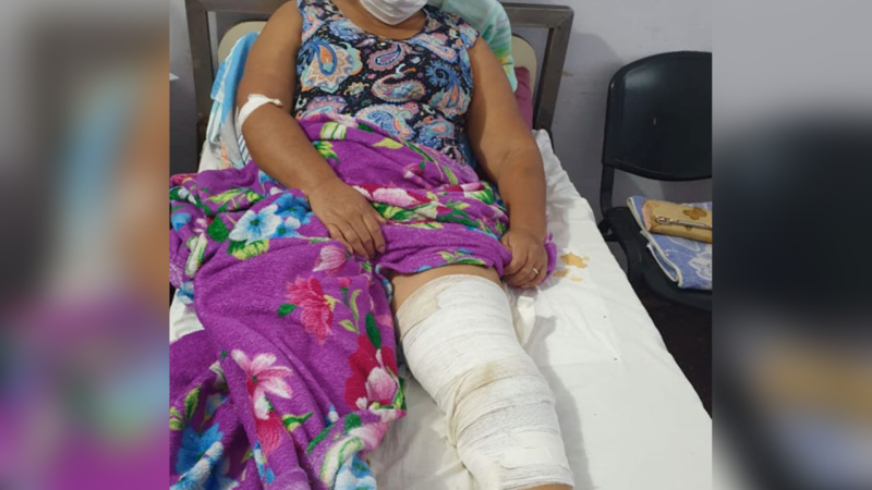 Hace una semana espera ser trasladada con una triple fractura