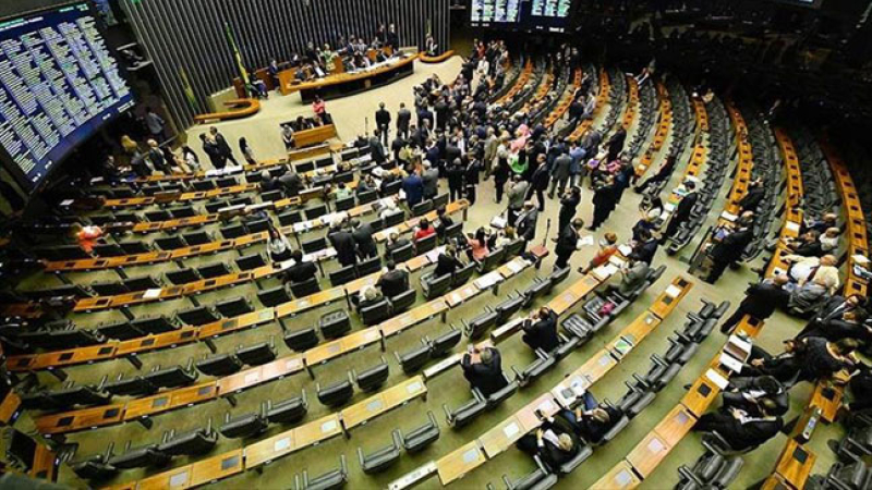 Brasil: parlamentarios acusan a Bolsonaro de “actitud negacionista” frente a la pandemia