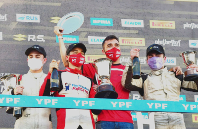 El chaqueño Luca Longhi en el podio de la Fórmula Renault 2.0