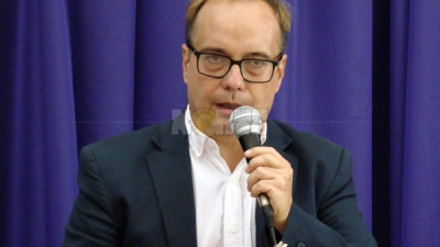 "Nos resistimos a la idea de que lo mejor que pueden hacer nuestros hijos es irse"