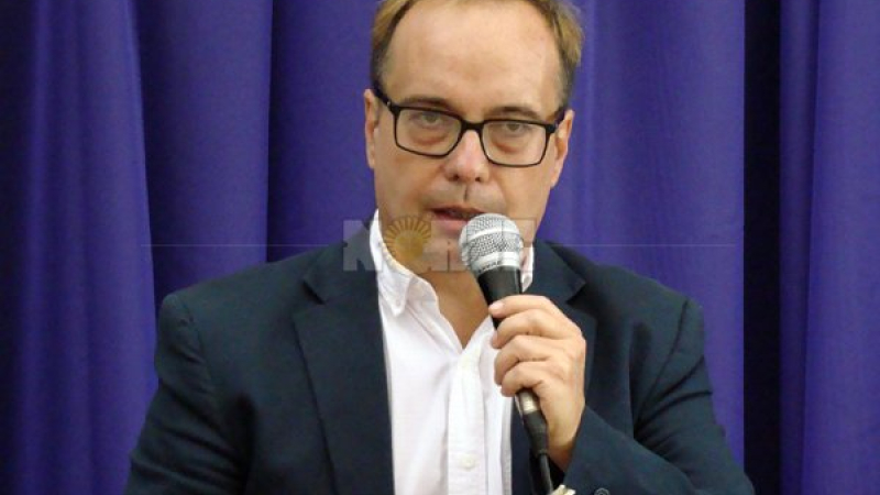 "Nos resistimos a la idea de que lo mejor que pueden hacer nuestros hijos es irse"