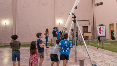 “Una ventana al cielo”, desde hoy, en el patio del Centro Cultural Municipal