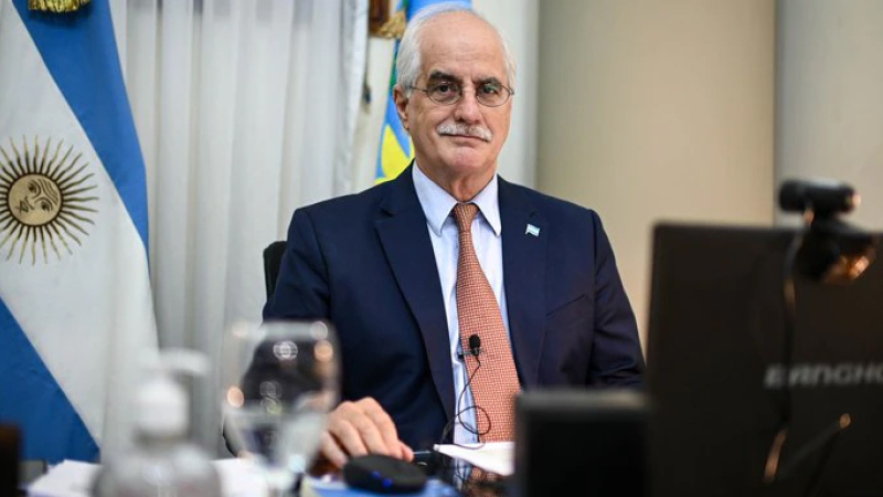 Jorge Taiana reemplazará a Agustín Rossi en el Ministerio de Defensa