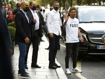 Messi llegada 2.jpg