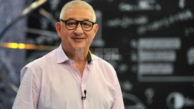 “La matemática que se enseña en el colegio atrasa 400 años”