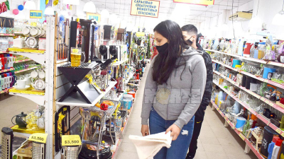 Leve repunte de la actividad comercial, pero el costo laboral es elevado