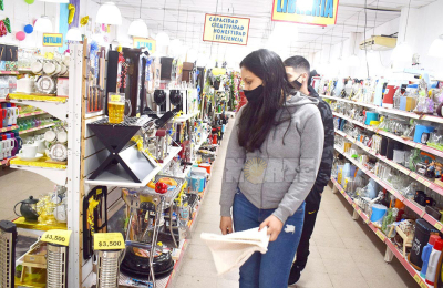 Leve repunte de la actividad comercial, pero el costo laboral es elevado
