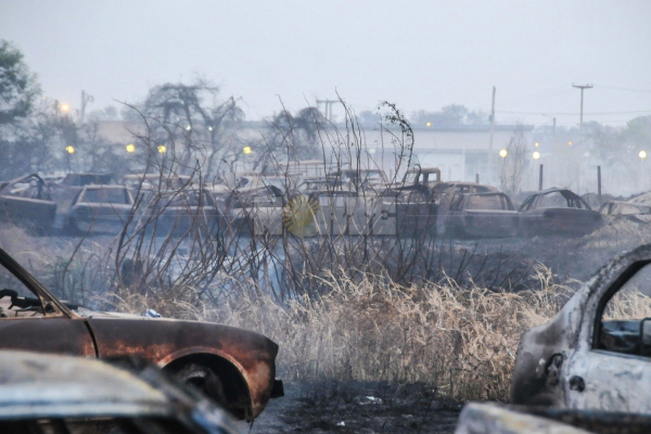 Un incendio destruyó más de cien vehículos en un predio de Resistencia 