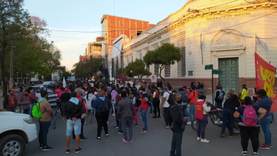 Piquete vespertino: el centro copado por movimientos sociales