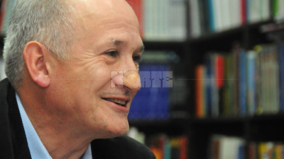 Francisco Tete Romero presenta su nuevo libro, Fantasmas del Paraná