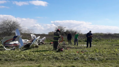 Se estrelló una avioneta a metros de la Autopista Buenos Aires-La Plata: hubo dos muertos