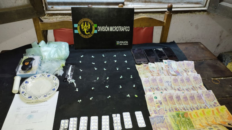 Detuvieron a dos hermanos en un allanamiento antinarcóticos en el barrio Camalote
