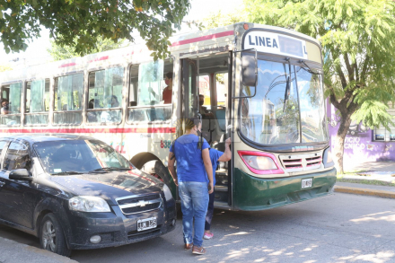 colectivo parada.JPG