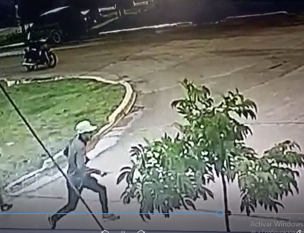 58ladron con cuchillo.jpg