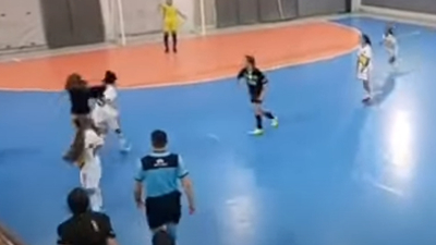 Brutal agresión a una jugadora de Boca en un partido de Futsal