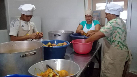 COCINERAS-TRES.jpg
