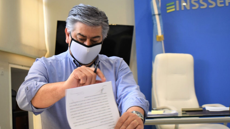 Afiliados al Insssep tendrán cobertura total de sepelios con un grupo de empresas