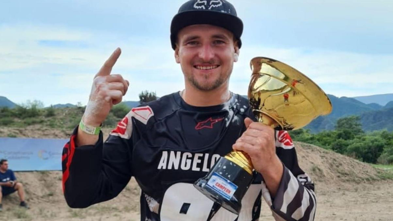 Angelo Rach cerró el 2021 campeón del MX NOA en 250 nacional