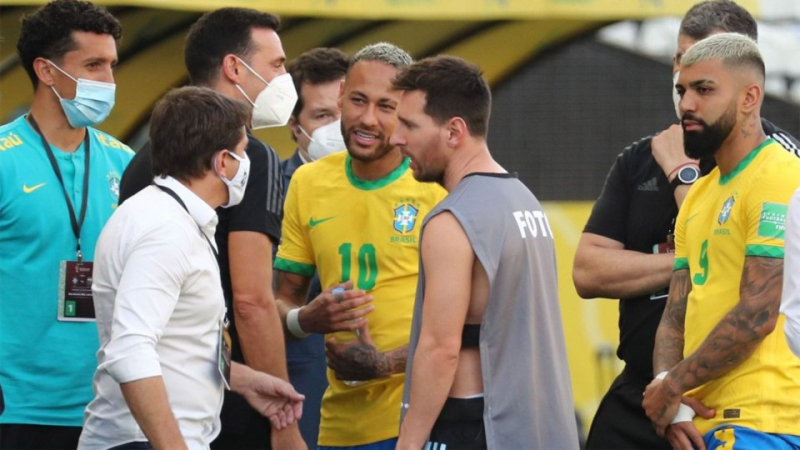 Duro fallo de la FIFA contra la Selección: suspendió a cuatro jugadores y el partido con Brasil se juega