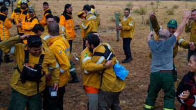 Corrientes: bomberos desatan su alegría por la llegada de las lluvias