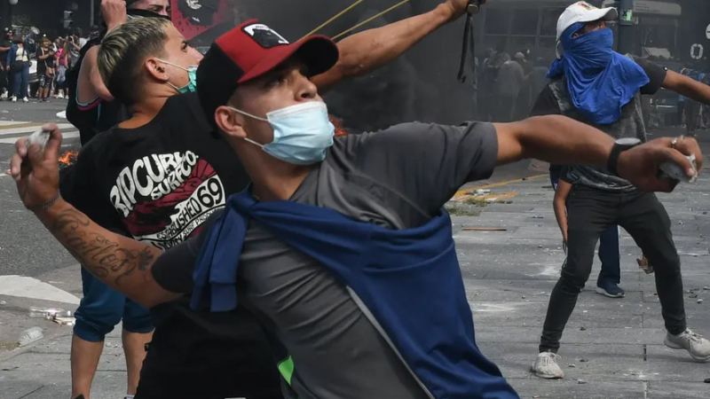 Una por una, las fotos de los violentos que atacaron el Congreso