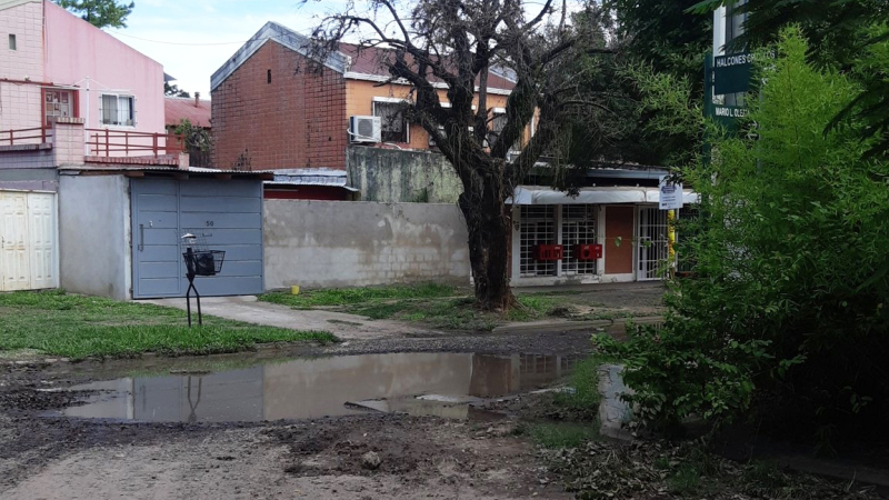 Vecinos del Barrio Jorge Newbery reclaman por falta de presión de la red de agua potable 