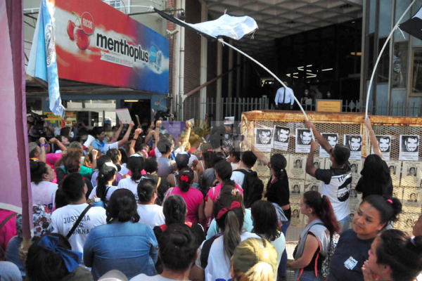 Familiares y amigos de Yanina Sequeira se emocionan al conocer el veredicto del jurado