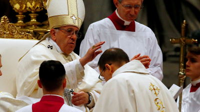 Francisco: cualquier laico bautizado, incluidas mujeres, podrán dirigir departamentos del Vaticano