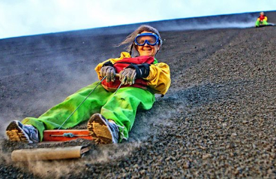 La experiencia de "surfear" las laderas de un volcán activo