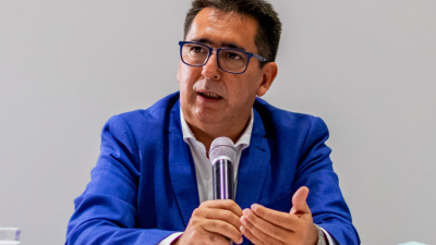 "Hay que poner los pies sobre la tierra", pidió Gustavo Martínez