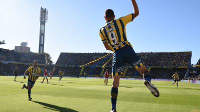 Rosario Central goleó a un Independiente sin respuestas